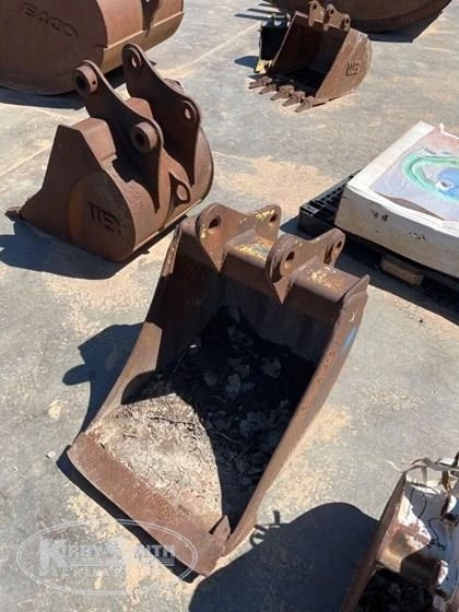 Used Deere Bucket for Sale